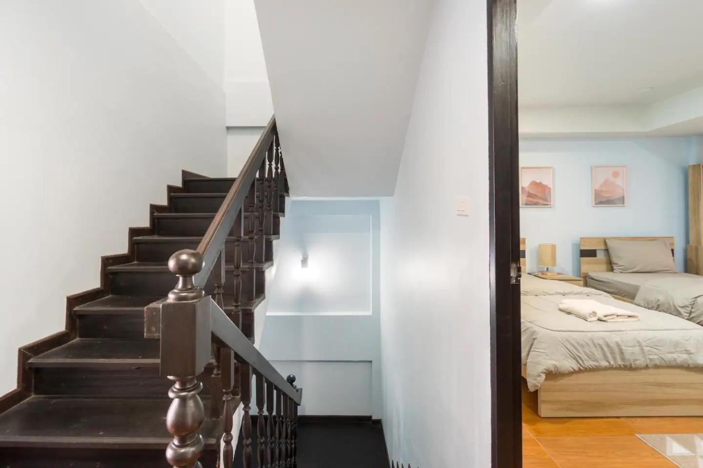 อพาร์ทเม้น Enjoy Sunset Rainbow Alley - Wow Townhouse At Hill